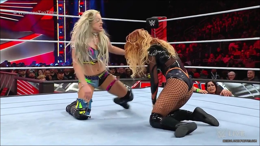 WWE_Monday_Night_Raw_2023_04_10_720p_HDTV_x264-NWCHD_mp4_002617502.jpg