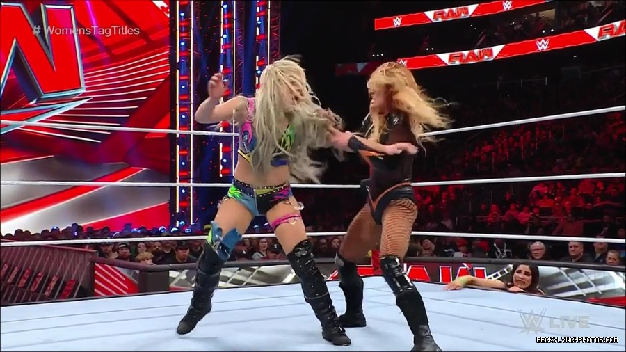 WWE_Monday_Night_Raw_2023_04_10_720p_HDTV_x264-NWCHD_mp4_002620705.jpg