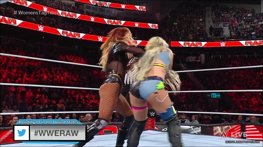 WWE_Monday_Night_Raw_2023_04_10_720p_HDTV_x264-NWCHD_mp4_002621106.jpg