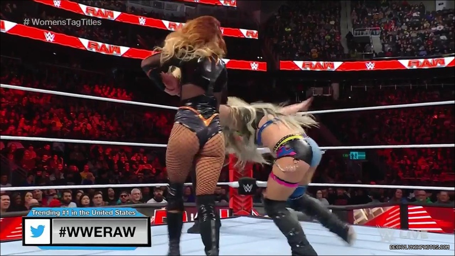 WWE_Monday_Night_Raw_2023_04_10_720p_HDTV_x264-NWCHD_mp4_002621506.jpg