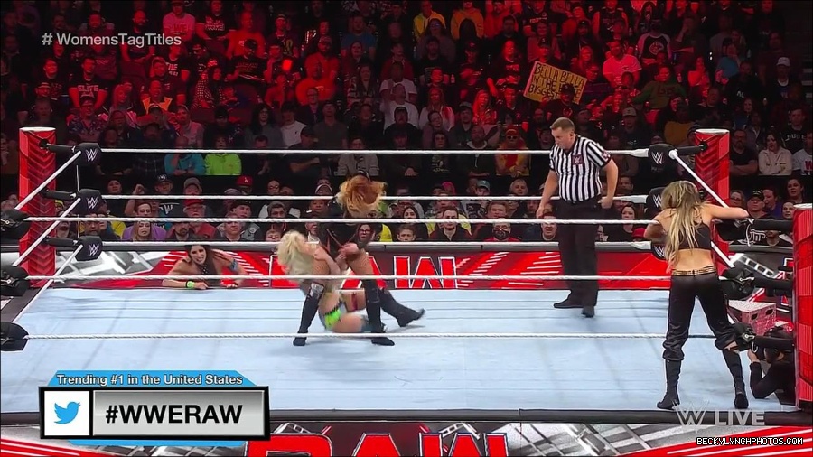 WWE_Monday_Night_Raw_2023_04_10_720p_HDTV_x264-NWCHD_mp4_002623508.jpg