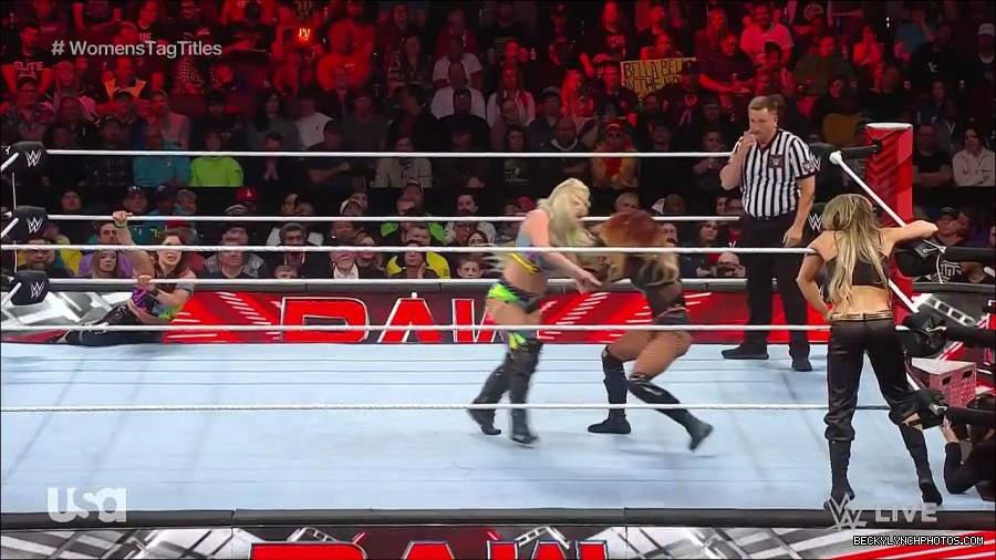 WWE_Monday_Night_Raw_2023_04_10_720p_HDTV_x264-NWCHD_mp4_002631516.jpg