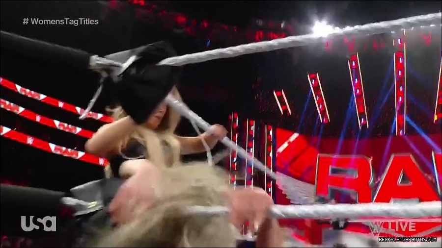 WWE_Monday_Night_Raw_2023_04_10_720p_HDTV_x264-NWCHD_mp4_002632317.jpg