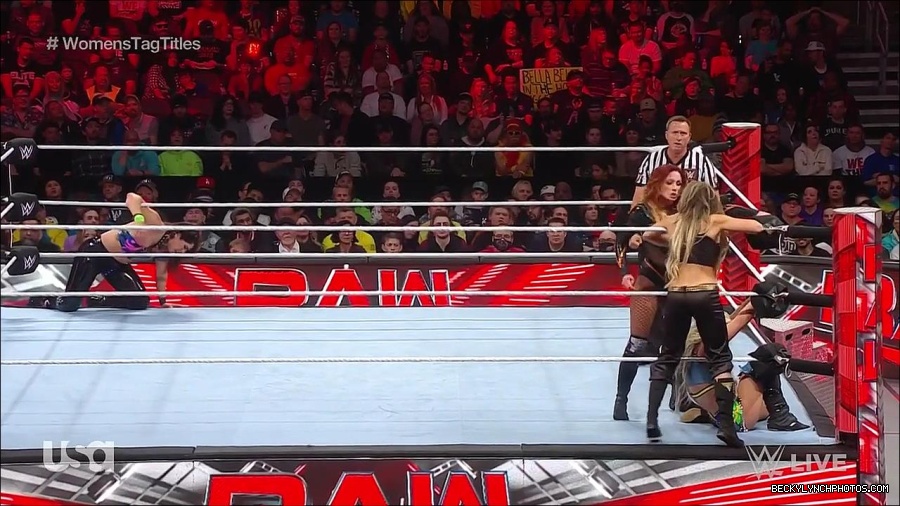 WWE_Monday_Night_Raw_2023_04_10_720p_HDTV_x264-NWCHD_mp4_002635120.jpg