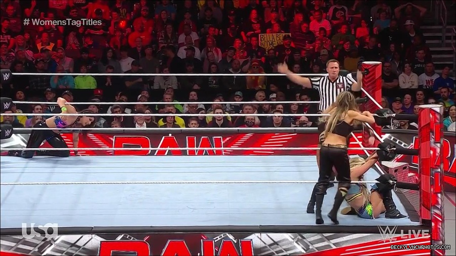 WWE_Monday_Night_Raw_2023_04_10_720p_HDTV_x264-NWCHD_mp4_002635520.jpg