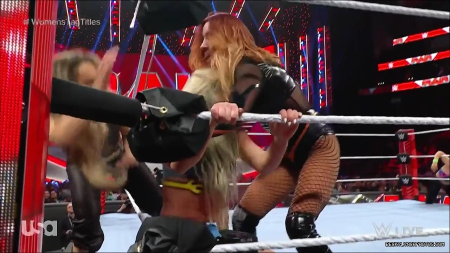 WWE_Monday_Night_Raw_2023_04_10_720p_HDTV_x264-NWCHD_mp4_002636321.jpg