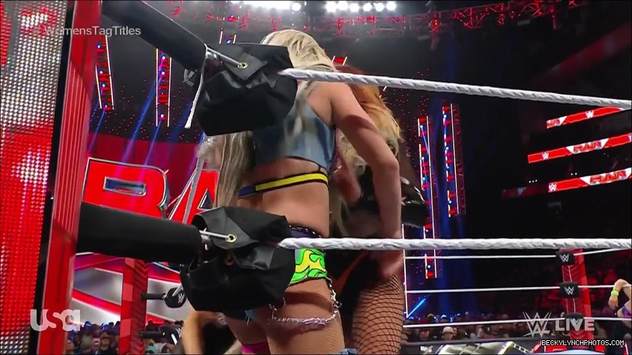 WWE_Monday_Night_Raw_2023_04_10_720p_HDTV_x264-NWCHD_mp4_002637122.jpg
