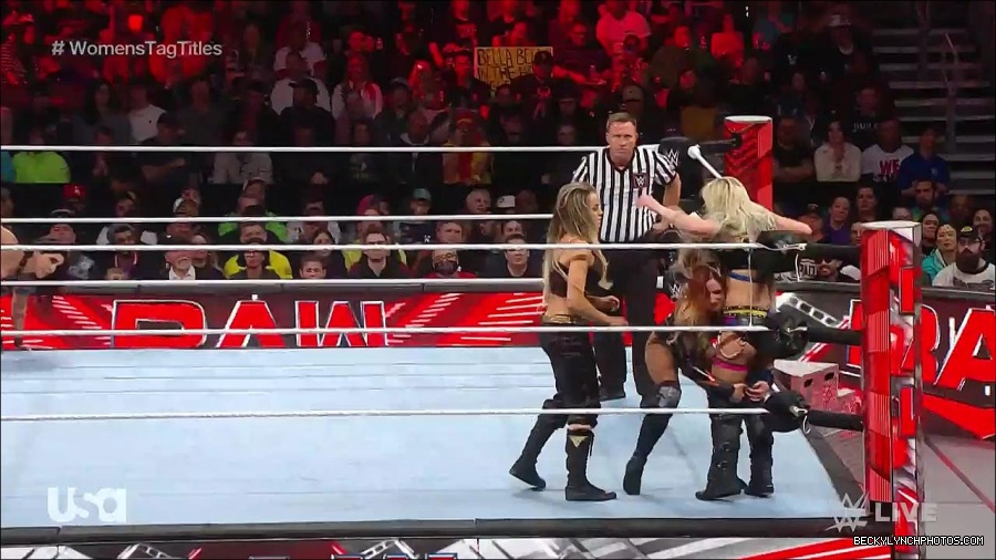 WWE_Monday_Night_Raw_2023_04_10_720p_HDTV_x264-NWCHD_mp4_002637922.jpg
