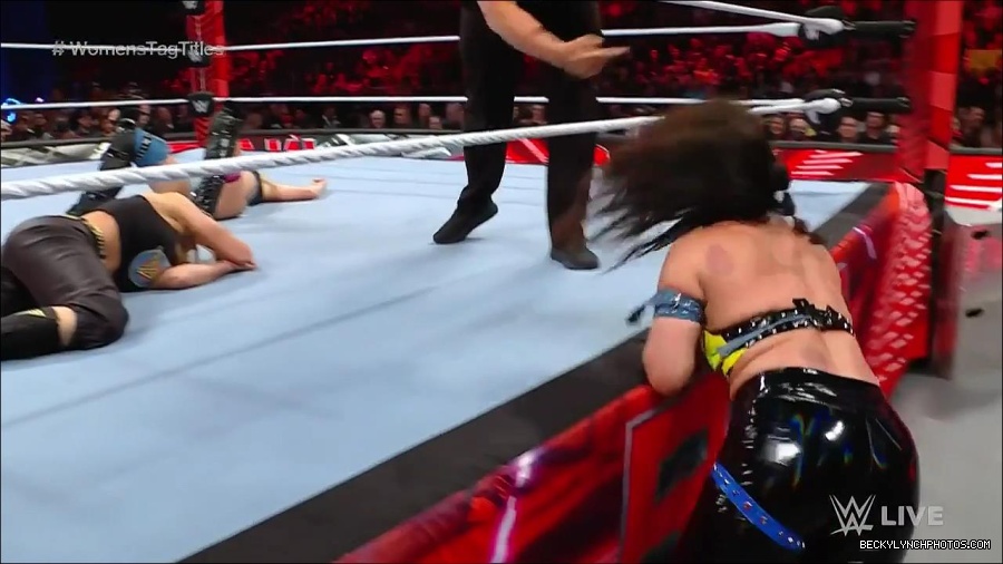 WWE_Monday_Night_Raw_2023_04_10_720p_HDTV_x264-NWCHD_mp4_002679164.jpg