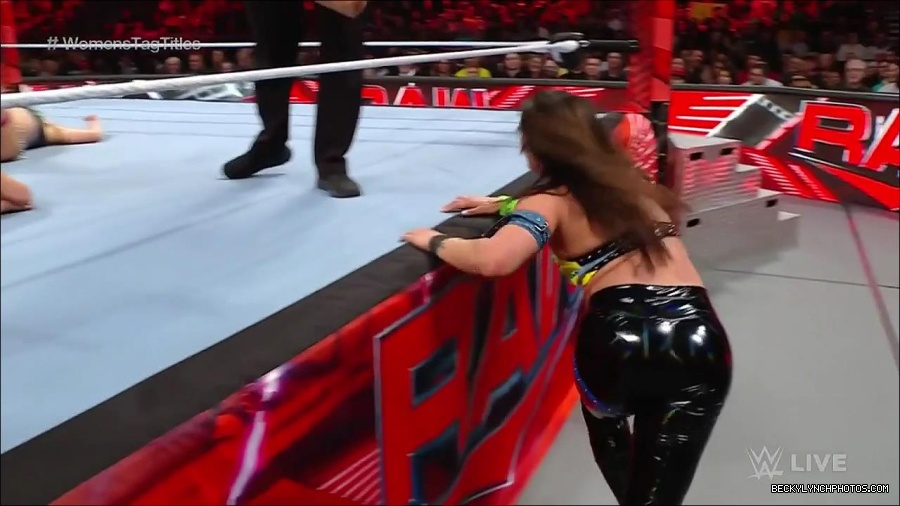 WWE_Monday_Night_Raw_2023_04_10_720p_HDTV_x264-NWCHD_mp4_002679564.jpg