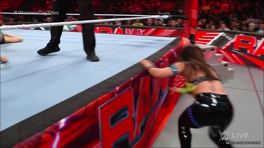 WWE_Monday_Night_Raw_2023_04_10_720p_HDTV_x264-NWCHD_mp4_002679964.jpg
