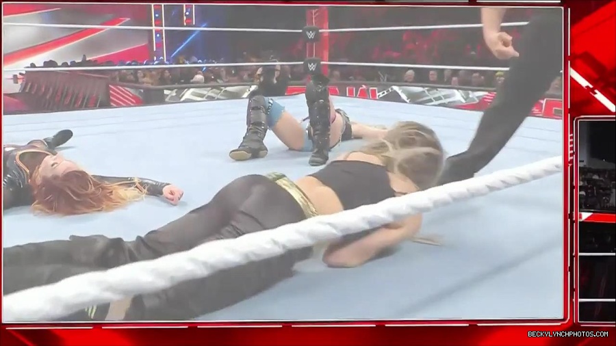 WWE_Monday_Night_Raw_2023_04_10_720p_HDTV_x264-NWCHD_mp4_002681566.jpg