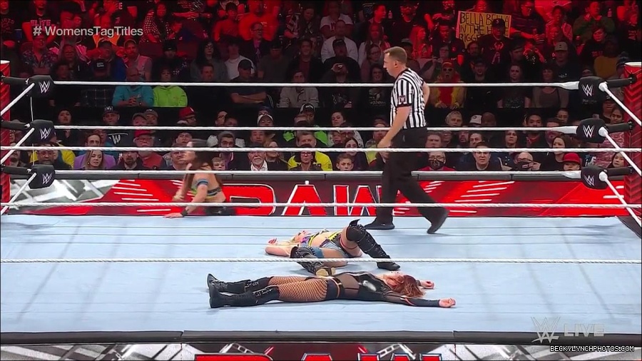 WWE_Monday_Night_Raw_2023_04_10_720p_HDTV_x264-NWCHD_mp4_002692377.jpg