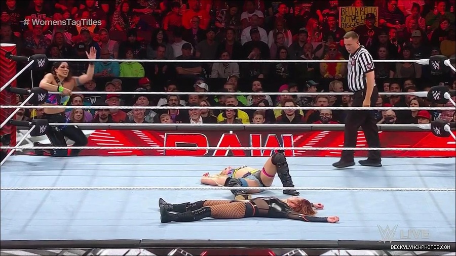 WWE_Monday_Night_Raw_2023_04_10_720p_HDTV_x264-NWCHD_mp4_002693978.jpg