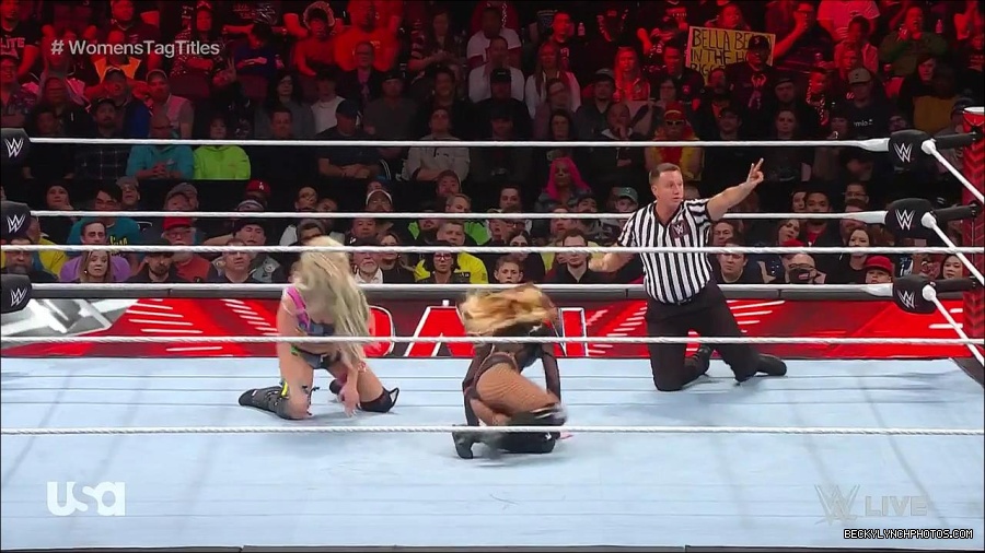 WWE_Monday_Night_Raw_2023_04_10_720p_HDTV_x264-NWCHD_mp4_002709194.jpg