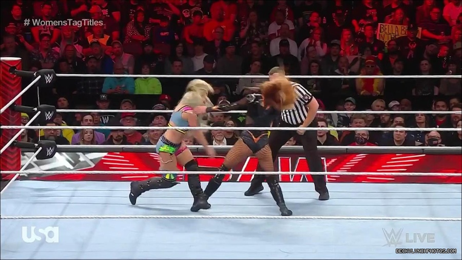 WWE_Monday_Night_Raw_2023_04_10_720p_HDTV_x264-NWCHD_mp4_002716000.jpg