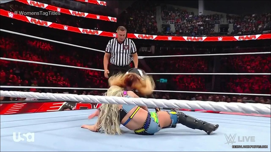 WWE_Monday_Night_Raw_2023_04_10_720p_HDTV_x264-NWCHD_mp4_002720405.jpg