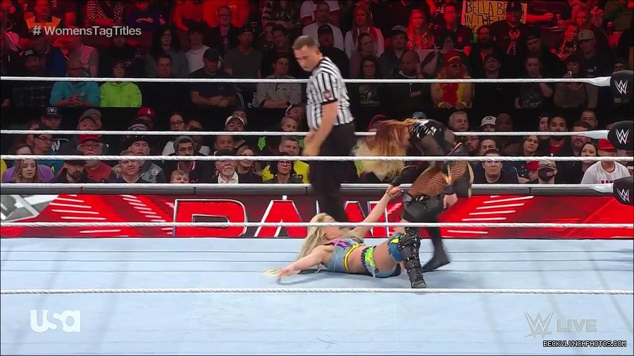 WWE_Monday_Night_Raw_2023_04_10_720p_HDTV_x264-NWCHD_mp4_002722407.jpg
