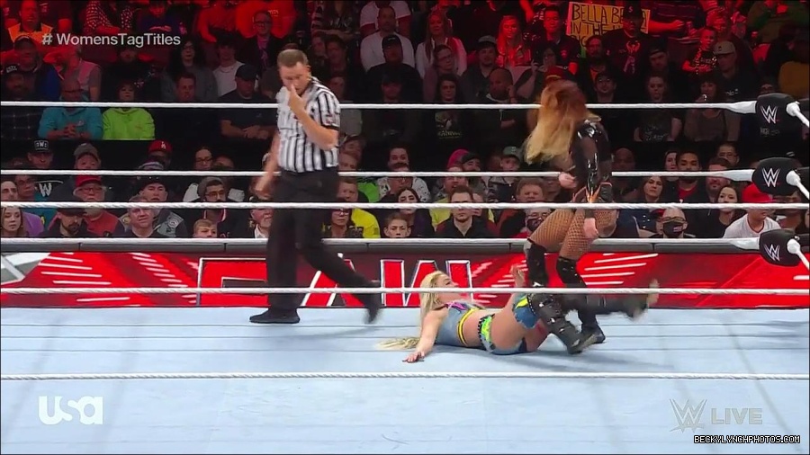 WWE_Monday_Night_Raw_2023_04_10_720p_HDTV_x264-NWCHD_mp4_002722807.jpg