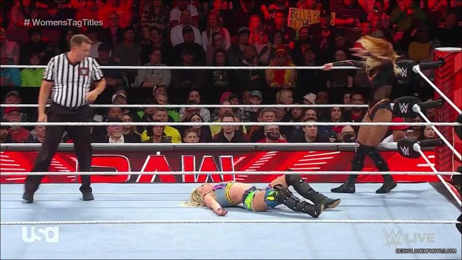 WWE_Monday_Night_Raw_2023_04_10_720p_HDTV_x264-NWCHD_mp4_002723608.jpg