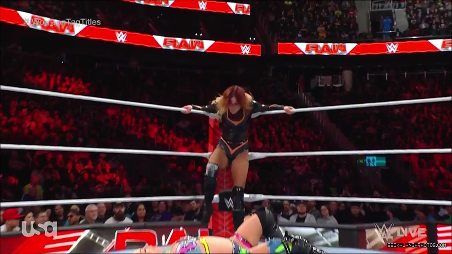 WWE_Monday_Night_Raw_2023_04_10_720p_HDTV_x264-NWCHD_mp4_002724409.jpg