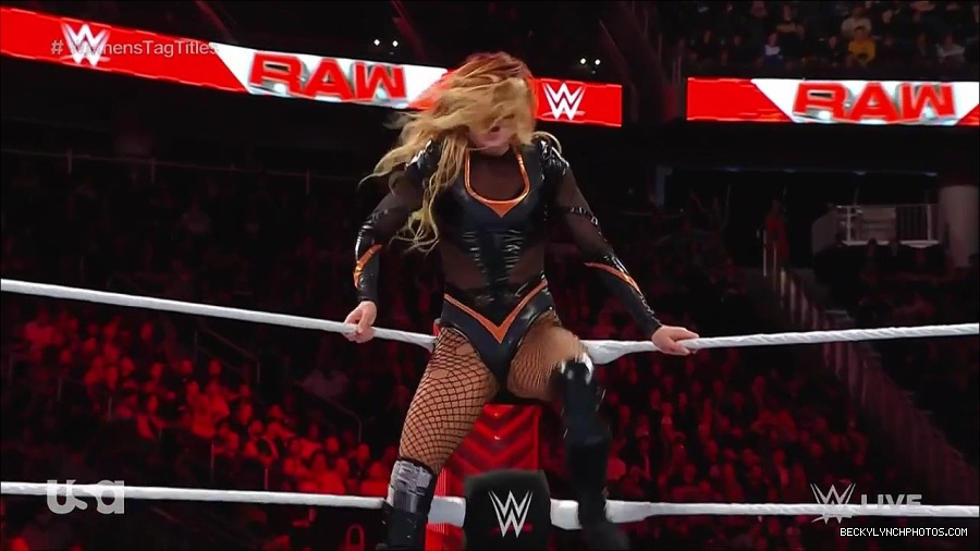 WWE_Monday_Night_Raw_2023_04_10_720p_HDTV_x264-NWCHD_mp4_002725610.jpg