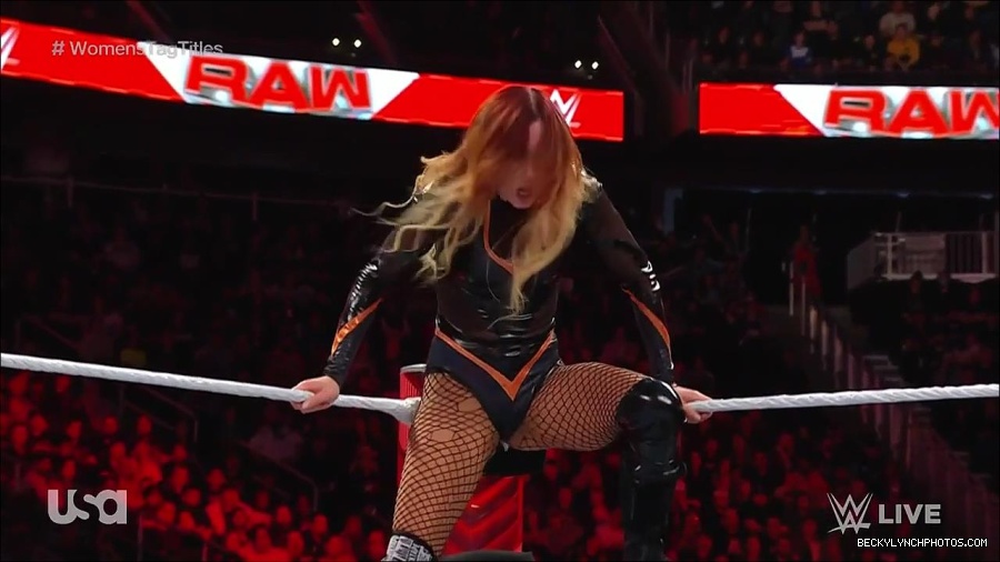 WWE_Monday_Night_Raw_2023_04_10_720p_HDTV_x264-NWCHD_mp4_002726411.jpg