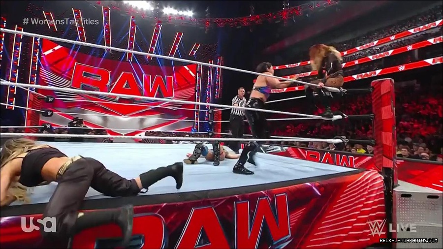 WWE_Monday_Night_Raw_2023_04_10_720p_HDTV_x264-NWCHD_mp4_002727612.jpg