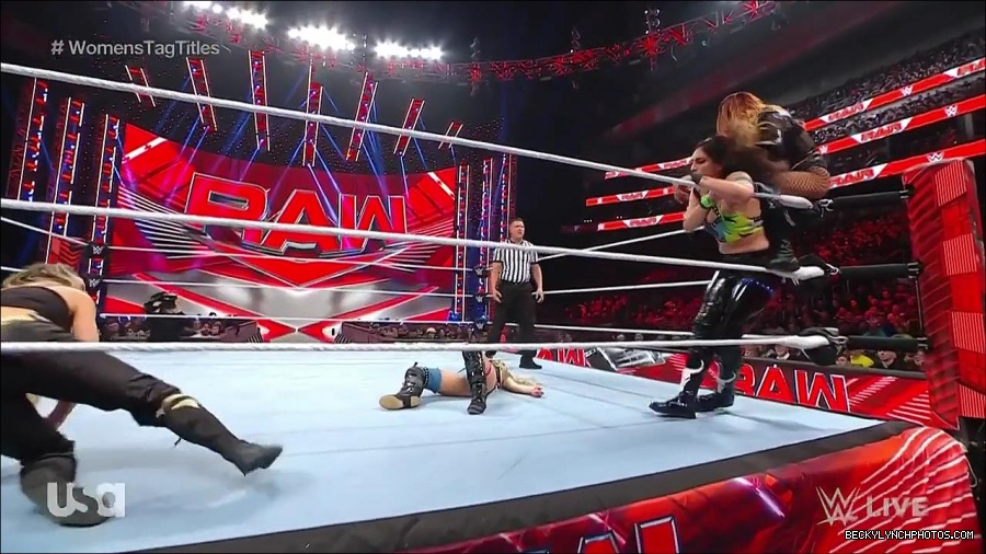 WWE_Monday_Night_Raw_2023_04_10_720p_HDTV_x264-NWCHD_mp4_002728813.jpg
