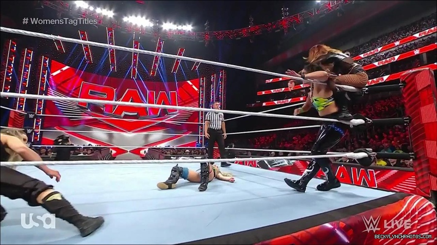 WWE_Monday_Night_Raw_2023_04_10_720p_HDTV_x264-NWCHD_mp4_002729214.jpg