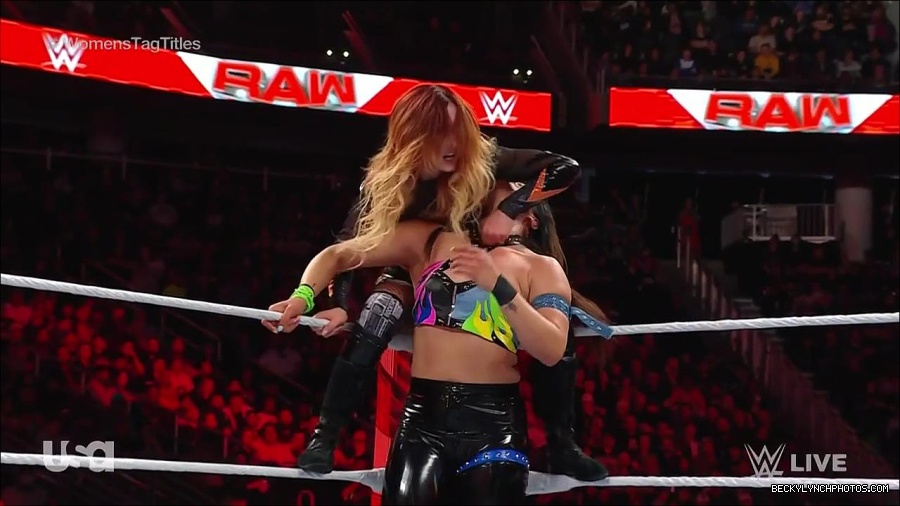 WWE_Monday_Night_Raw_2023_04_10_720p_HDTV_x264-NWCHD_mp4_002730415.jpg
