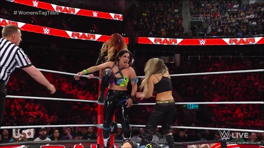 WWE_Monday_Night_Raw_2023_04_10_720p_HDTV_x264-NWCHD_mp4_002732817.jpg