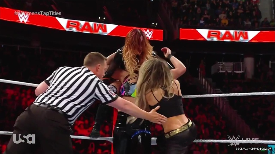 WWE_Monday_Night_Raw_2023_04_10_720p_HDTV_x264-NWCHD_mp4_002738823.jpg
