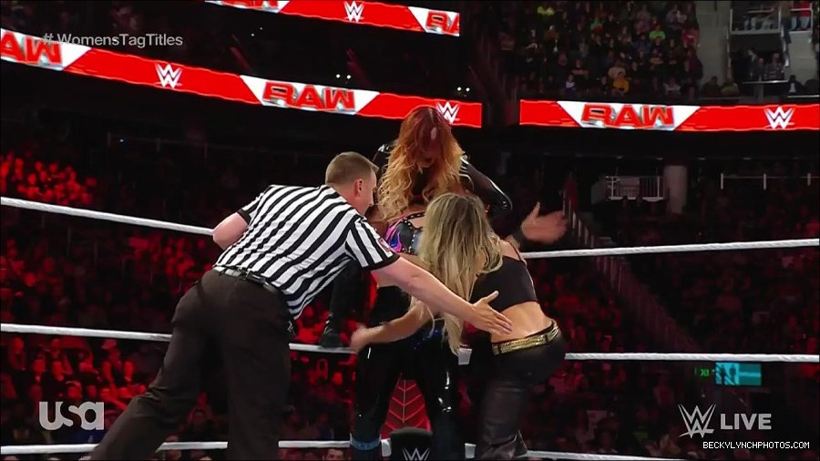 WWE_Monday_Night_Raw_2023_04_10_720p_HDTV_x264-NWCHD_mp4_002740024.jpg