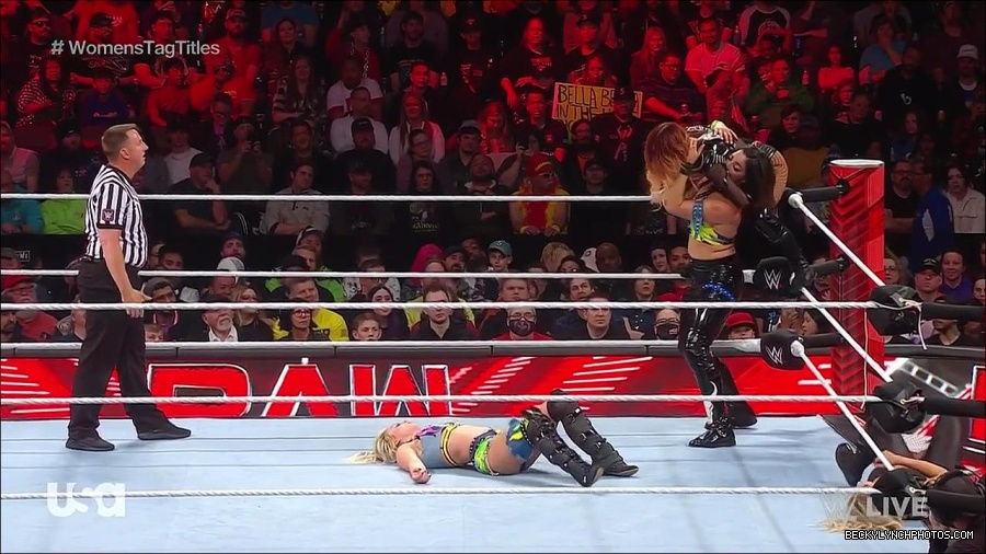 WWE_Monday_Night_Raw_2023_04_10_720p_HDTV_x264-NWCHD_mp4_002744028.jpg