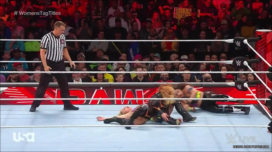 WWE_Monday_Night_Raw_2023_04_10_720p_HDTV_x264-NWCHD_mp4_002747632.jpg
