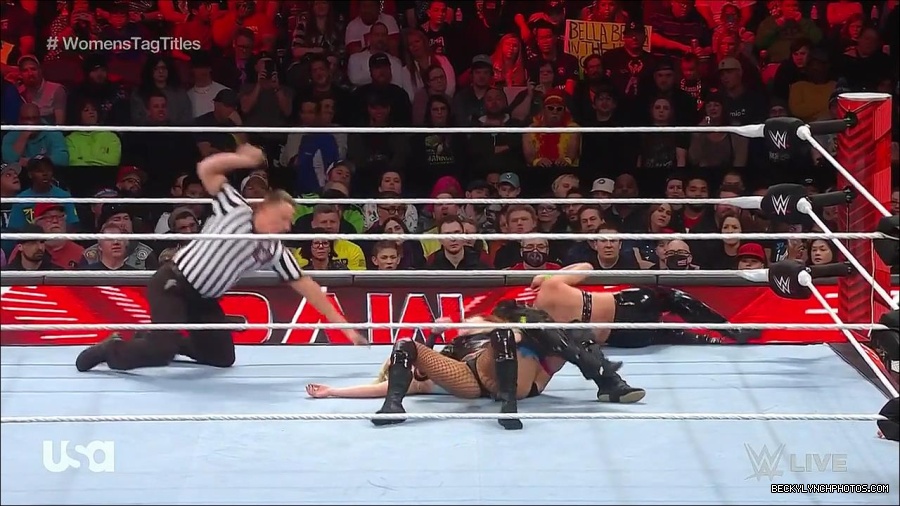 WWE_Monday_Night_Raw_2023_04_10_720p_HDTV_x264-NWCHD_mp4_002748433.jpg