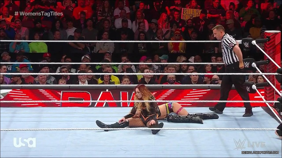 WWE_Monday_Night_Raw_2023_04_10_720p_HDTV_x264-NWCHD_mp4_002758443.jpg