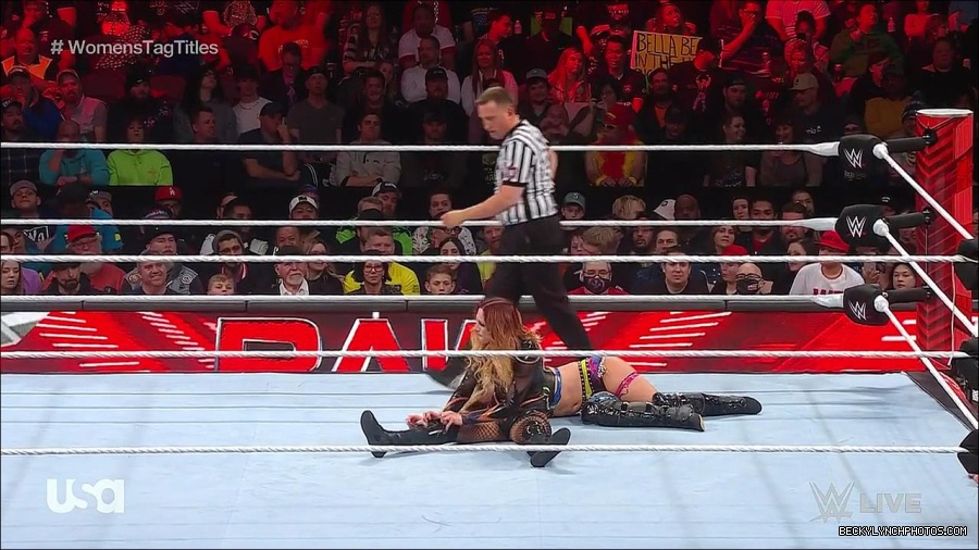 WWE_Monday_Night_Raw_2023_04_10_720p_HDTV_x264-NWCHD_mp4_002759644.jpg