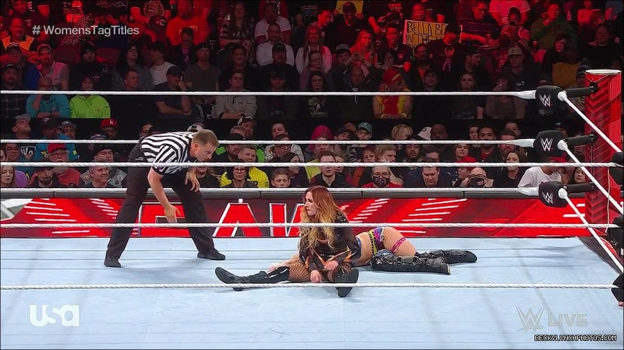 WWE_Monday_Night_Raw_2023_04_10_720p_HDTV_x264-NWCHD_mp4_002761646.jpg