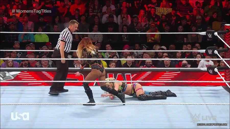WWE_Monday_Night_Raw_2023_04_10_720p_HDTV_x264-NWCHD_mp4_002765650.jpg