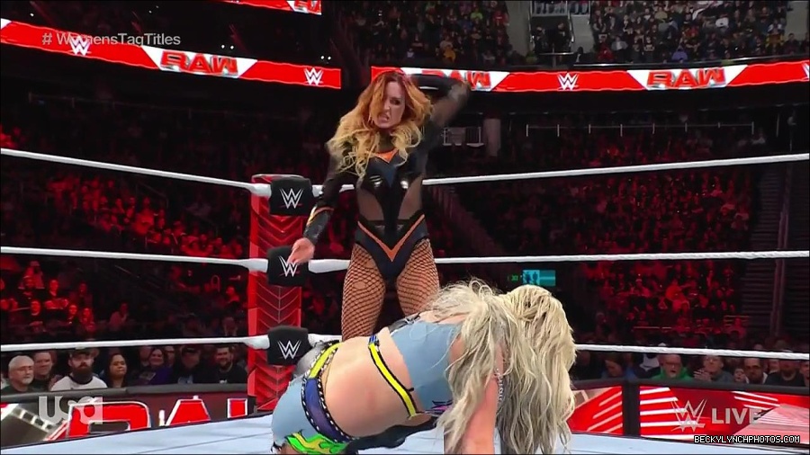 WWE_Monday_Night_Raw_2023_04_10_720p_HDTV_x264-NWCHD_mp4_002772457.jpg