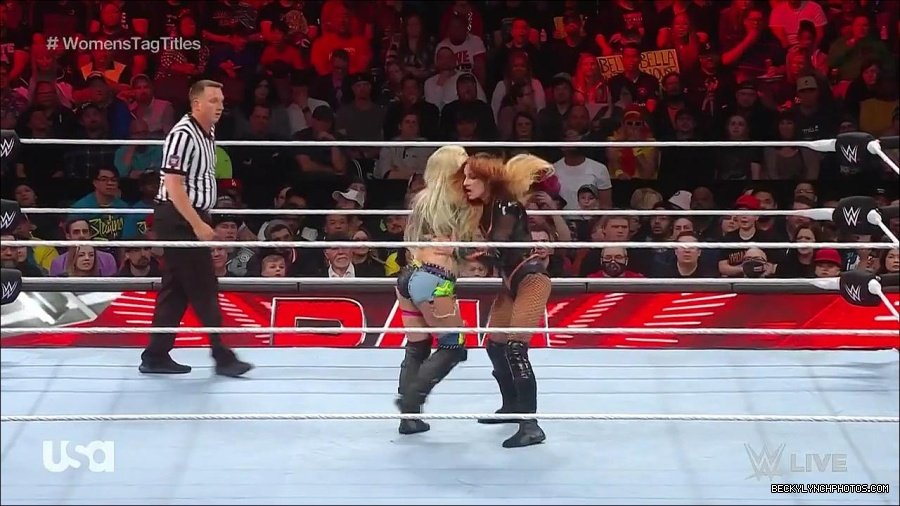 WWE_Monday_Night_Raw_2023_04_10_720p_HDTV_x264-NWCHD_mp4_002776861.jpg
