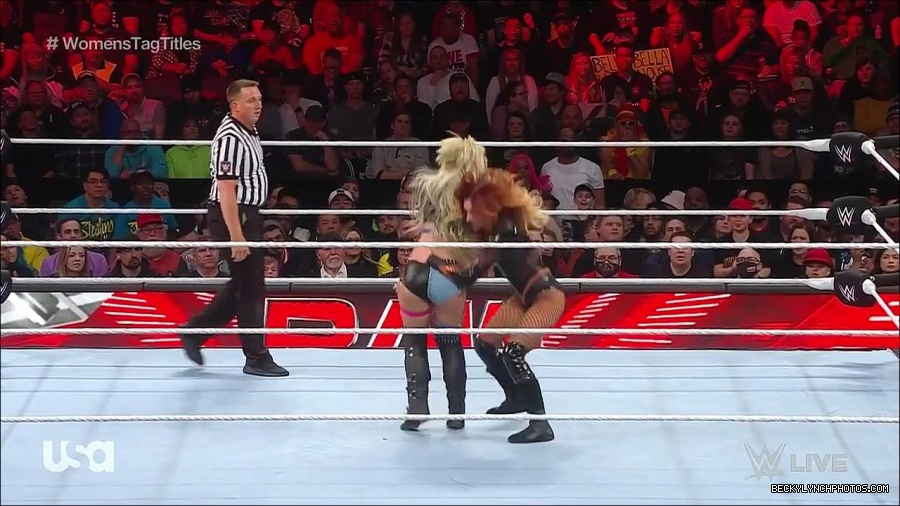WWE_Monday_Night_Raw_2023_04_10_720p_HDTV_x264-NWCHD_mp4_002777262.jpg
