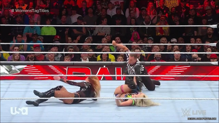 WWE_Monday_Night_Raw_2023_04_10_720p_HDTV_x264-NWCHD_mp4_002781666.jpg
