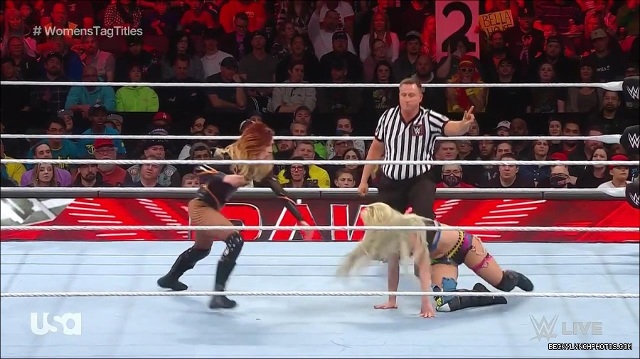 WWE_Monday_Night_Raw_2023_04_10_720p_HDTV_x264-NWCHD_mp4_002782867.jpg