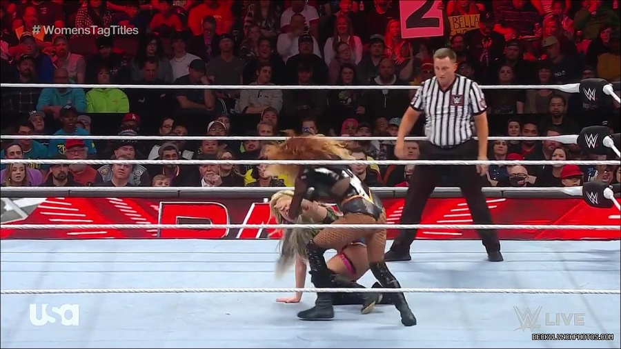 WWE_Monday_Night_Raw_2023_04_10_720p_HDTV_x264-NWCHD_mp4_002784068.jpg