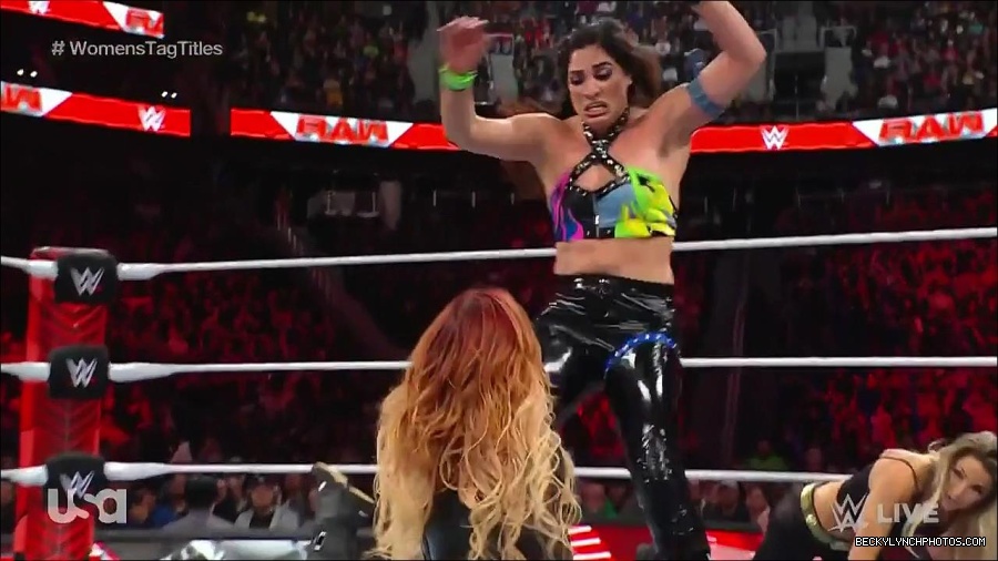 WWE_Monday_Night_Raw_2023_04_10_720p_HDTV_x264-NWCHD_mp4_002790074.jpg