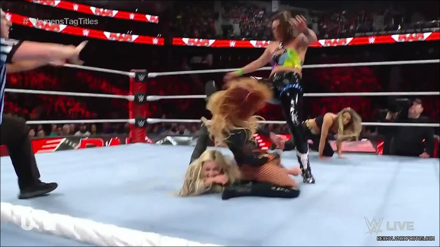 WWE_Monday_Night_Raw_2023_04_10_720p_HDTV_x264-NWCHD_mp4_002790475.jpg