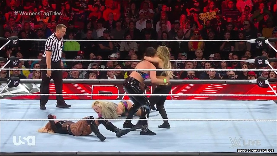 WWE_Monday_Night_Raw_2023_04_10_720p_HDTV_x264-NWCHD_mp4_002793278.jpg